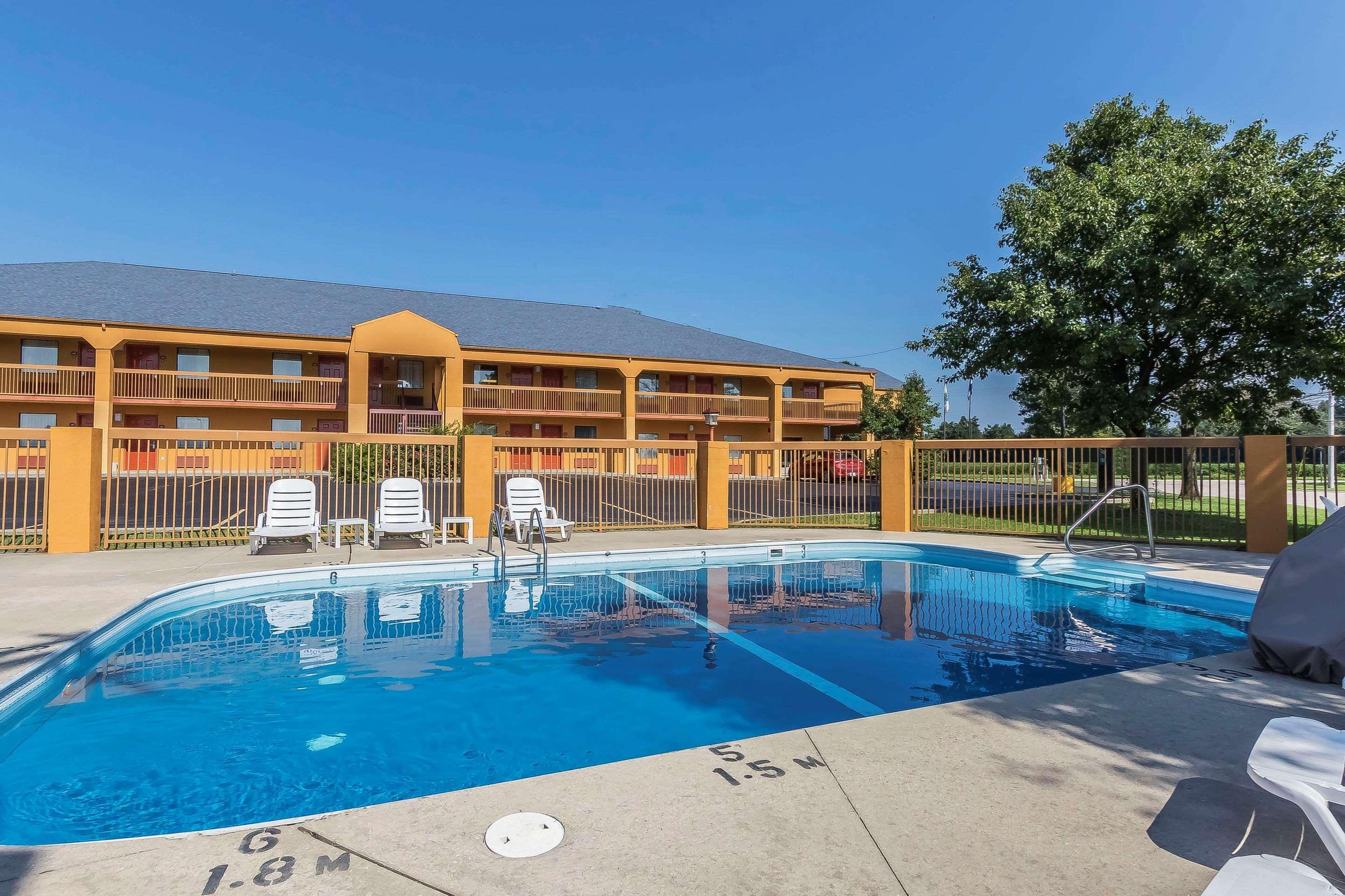 Quality Inn Charleston - Sikeston Екстериор снимка