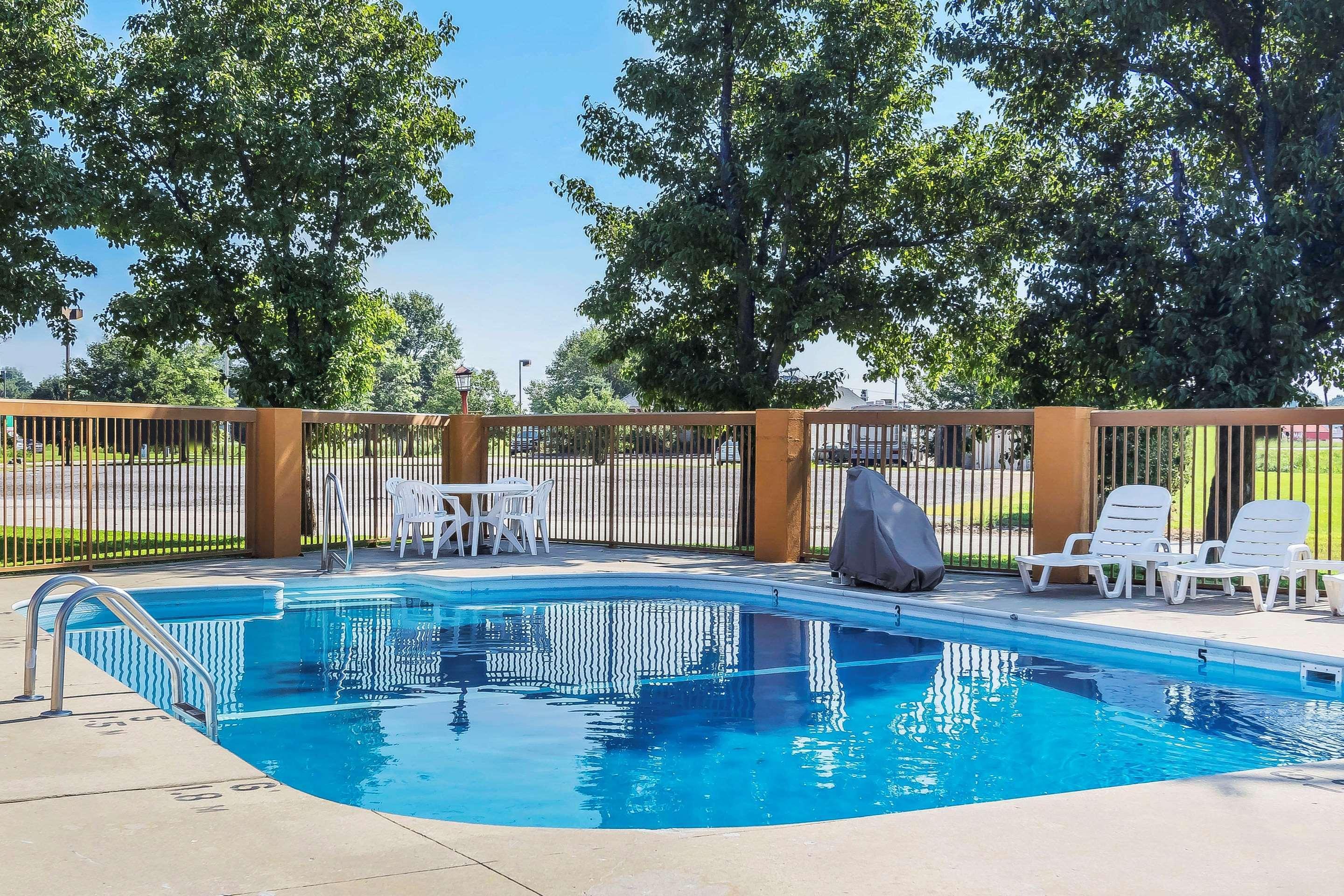 Quality Inn Charleston - Sikeston Екстериор снимка