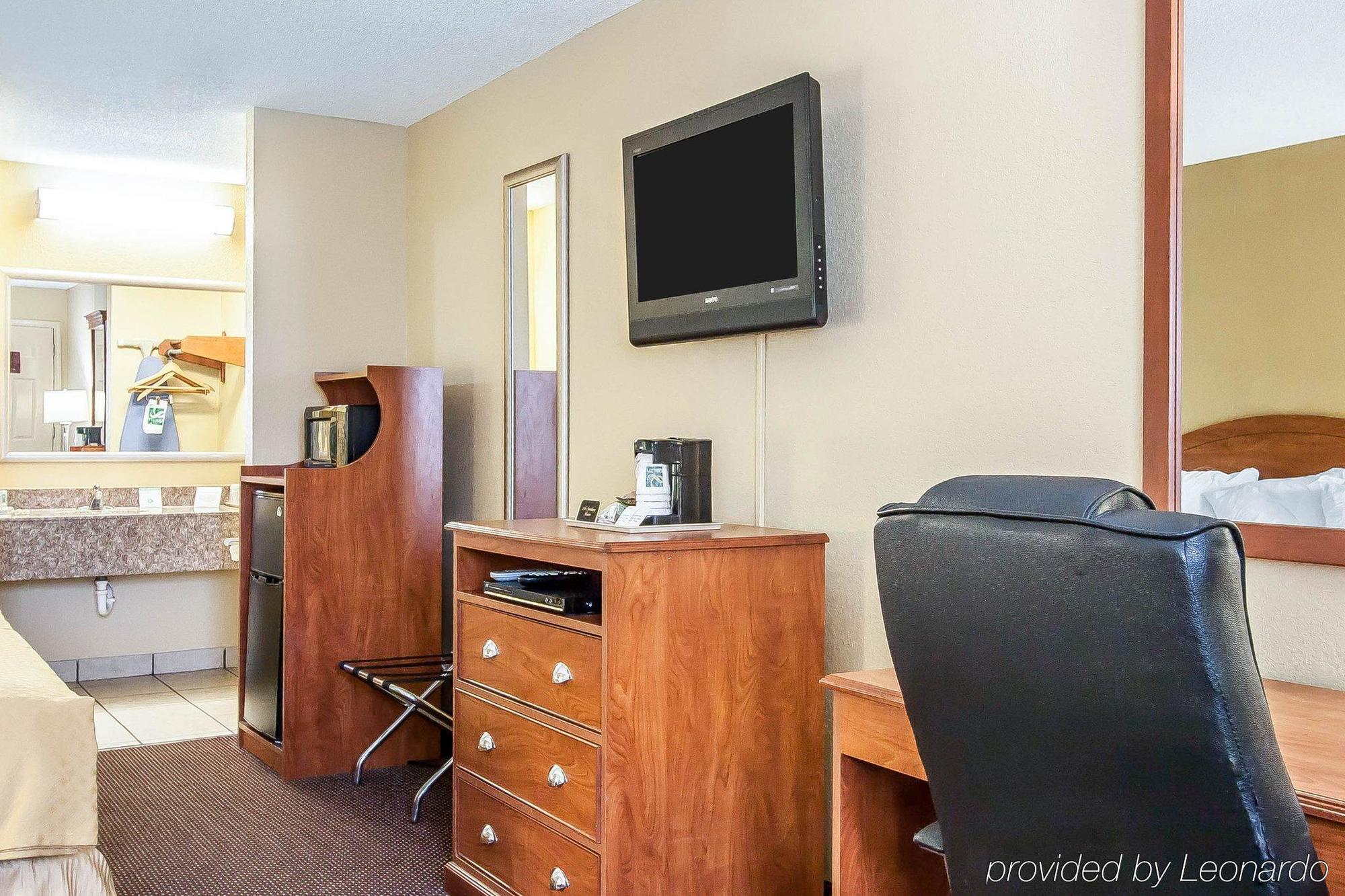 Quality Inn Charleston - Sikeston Екстериор снимка